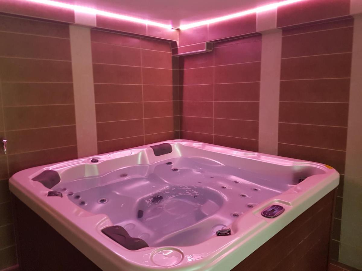 Kriszta Apartmanhaz Apartment Balatonlelle Luaran gambar
