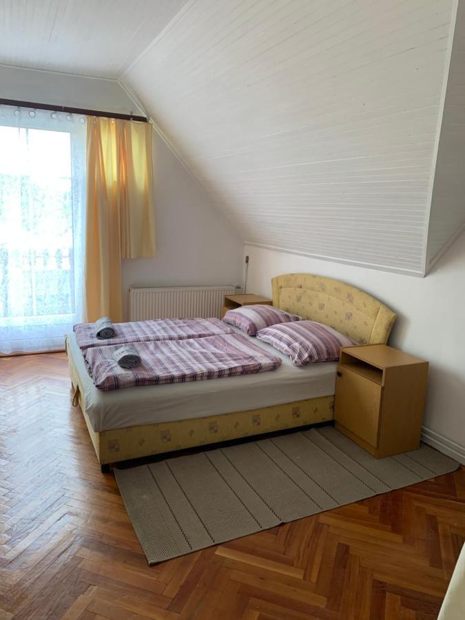 Kriszta Apartmanhaz Apartment Balatonlelle Luaran gambar