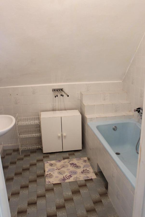 Kriszta Apartmanhaz Apartment Balatonlelle Luaran gambar