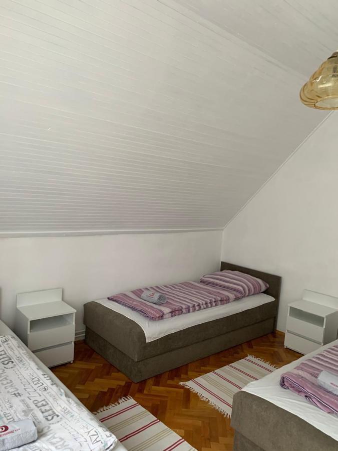 Kriszta Apartmanhaz Apartment Balatonlelle Luaran gambar