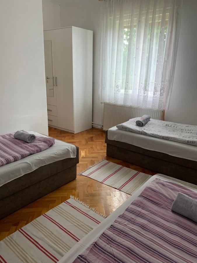 Kriszta Apartmanhaz Apartment Balatonlelle Luaran gambar