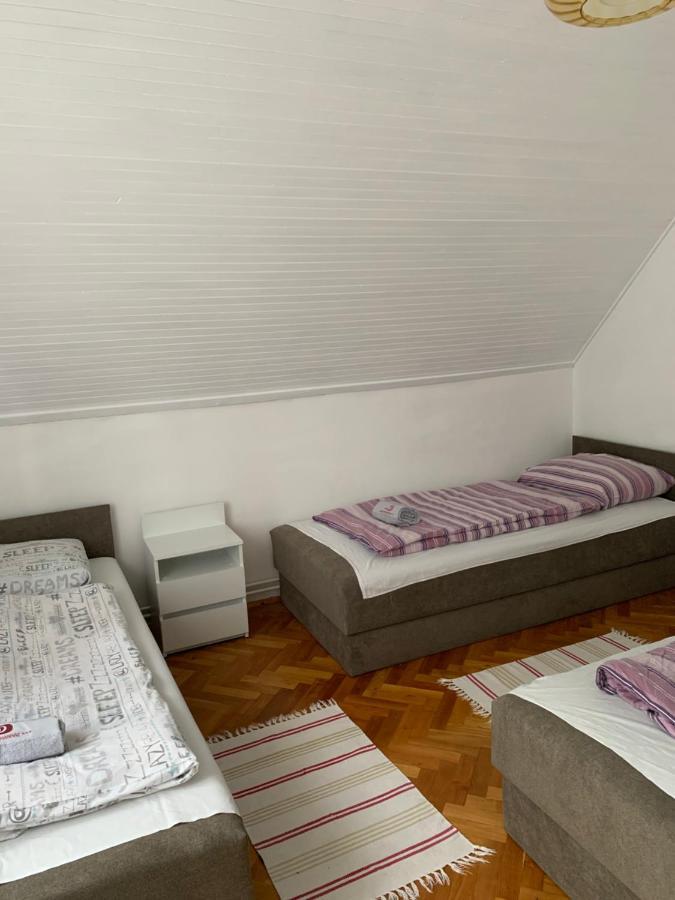 Kriszta Apartmanhaz Apartment Balatonlelle Luaran gambar
