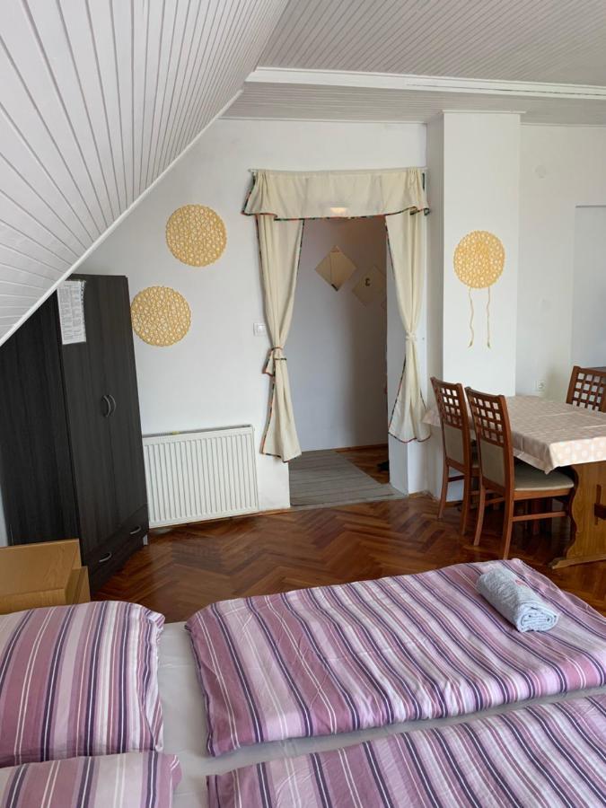Kriszta Apartmanhaz Apartment Balatonlelle Luaran gambar