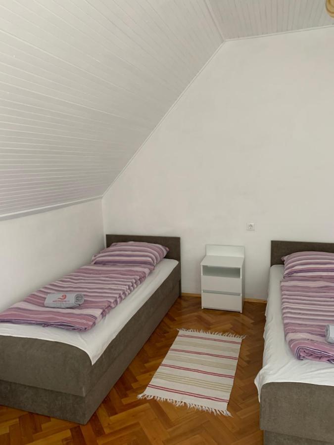 Kriszta Apartmanhaz Apartment Balatonlelle Luaran gambar