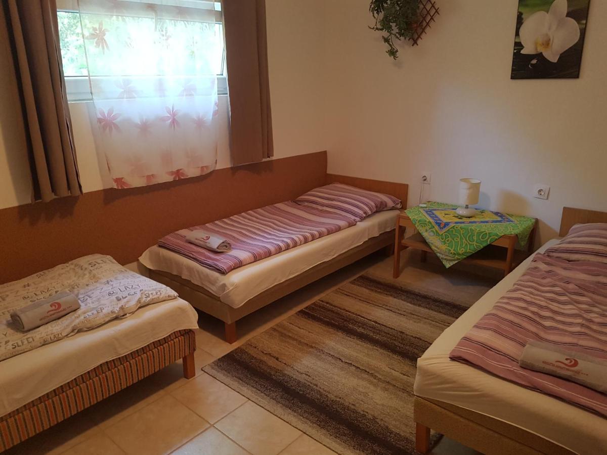 Kriszta Apartmanhaz Apartment Balatonlelle Luaran gambar