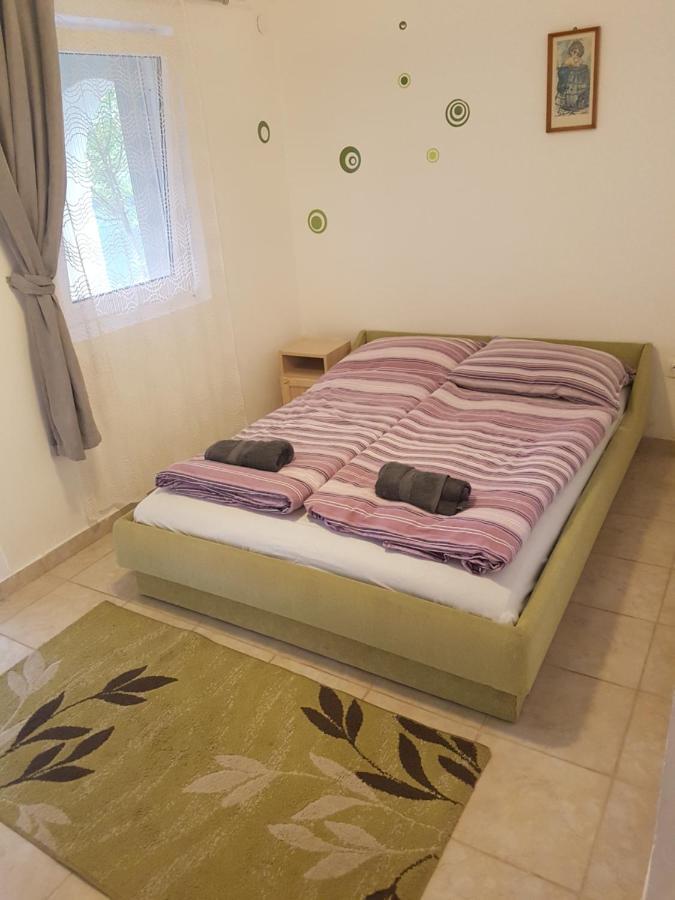 Kriszta Apartmanhaz Apartment Balatonlelle Luaran gambar