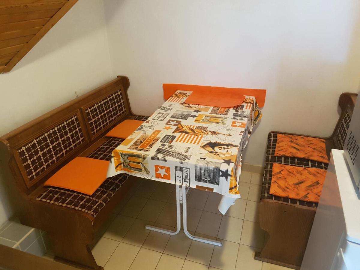 Kriszta Apartmanhaz Apartment Balatonlelle Luaran gambar