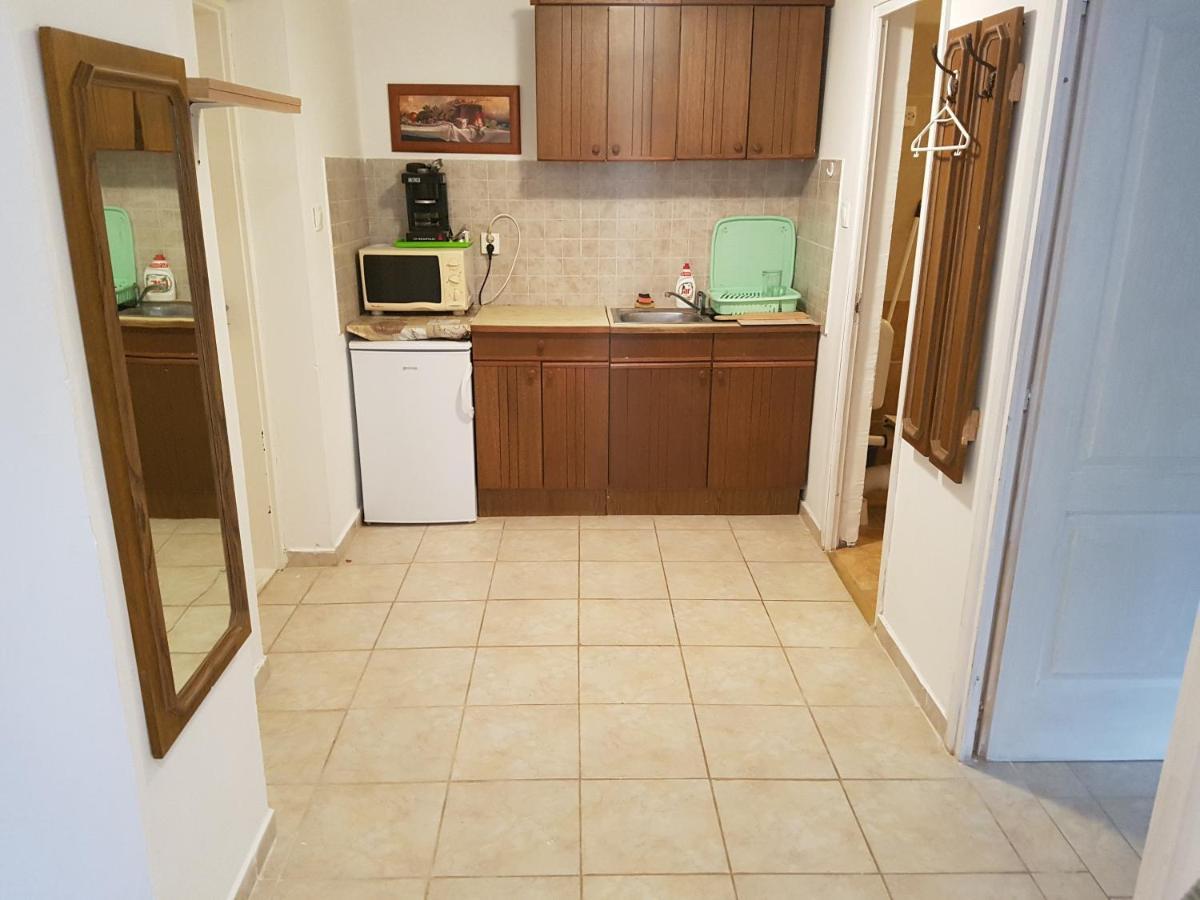 Kriszta Apartmanhaz Apartment Balatonlelle Luaran gambar